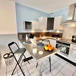 Duplex Proche De La Gare, Parking Gratuit 아파트 *