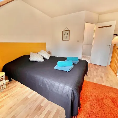 Duplex Proche De La Gare, Parking Gratuit 라발